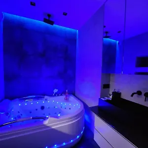 House: With Jacuzzi, Prosecco & Wellness Facilities Warsaw
