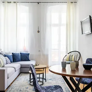 rentplanet-apartament-piastowska.hotelswroclaw.com/